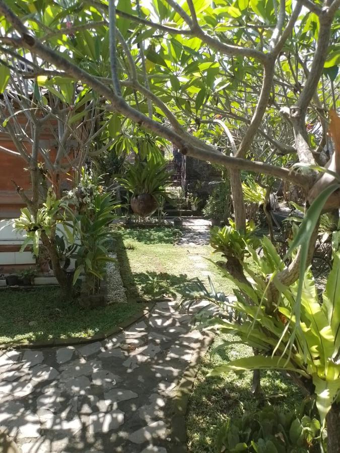 Serongga Guest House Lebih 외부 사진