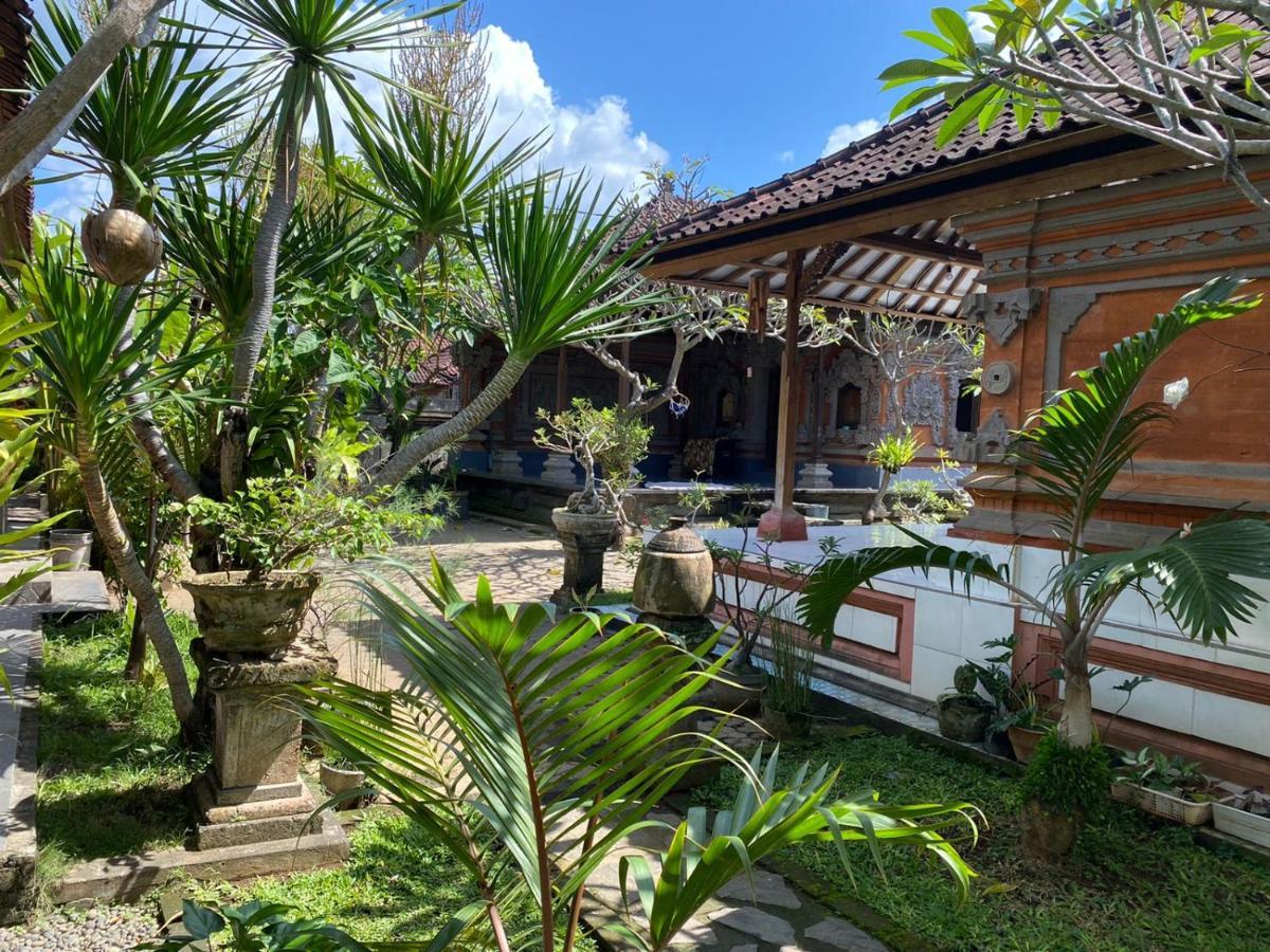 Serongga Guest House Lebih 외부 사진