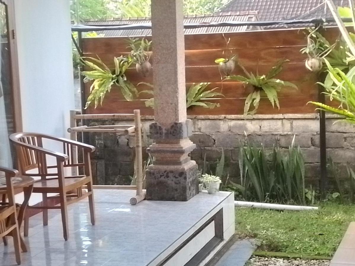 Serongga Guest House Lebih 외부 사진