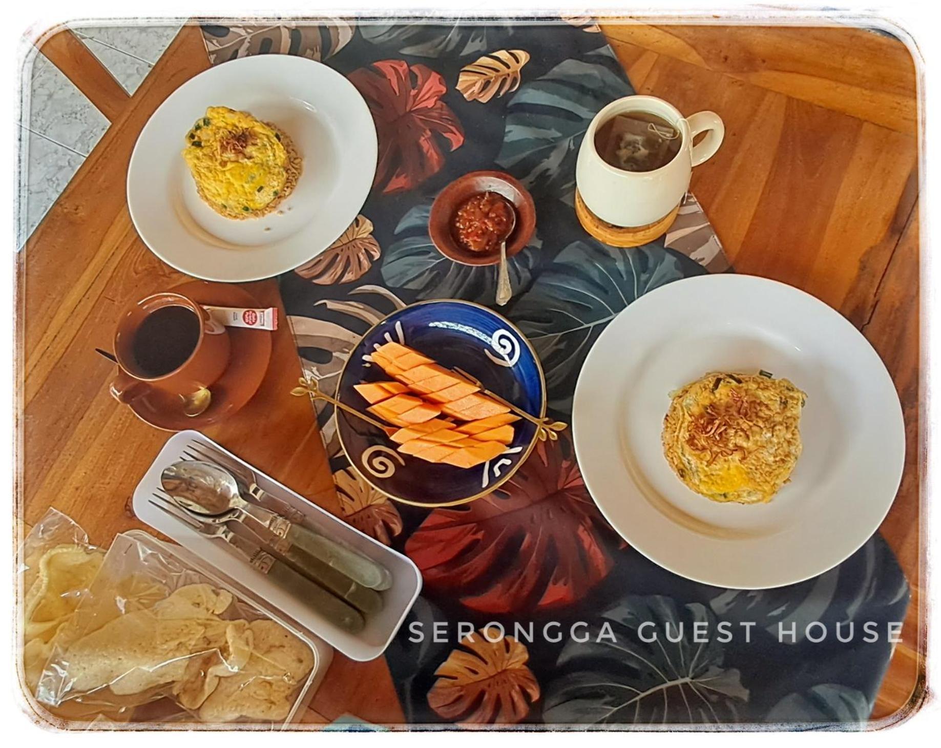 Serongga Guest House Lebih 외부 사진