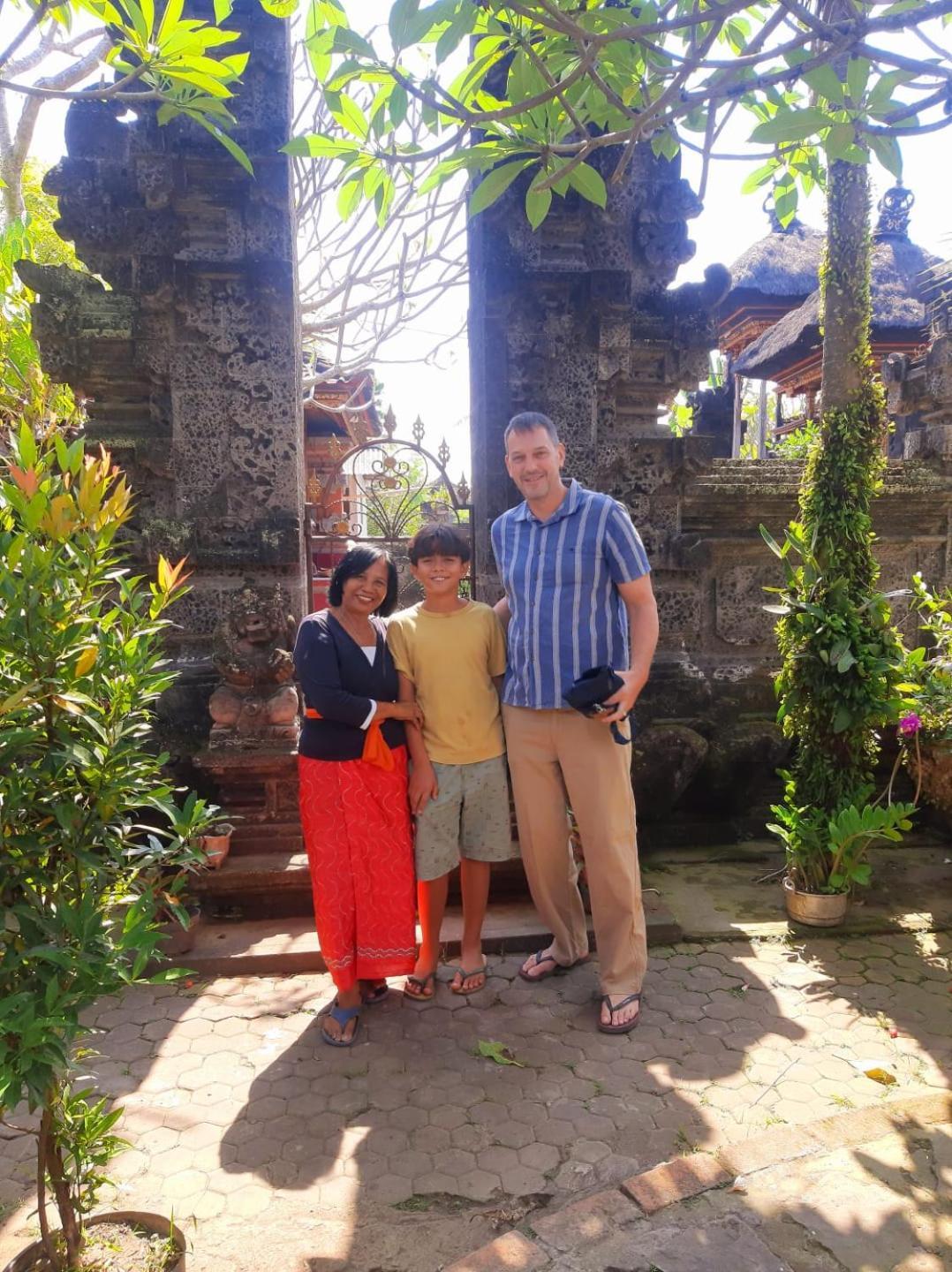 Serongga Guest House Lebih 외부 사진