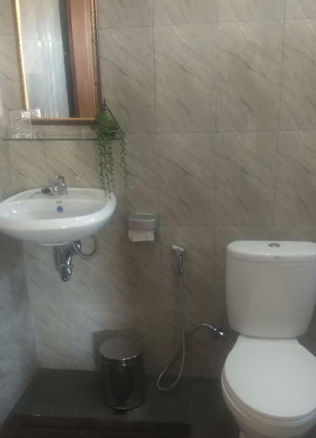 Serongga Guest House Lebih 외부 사진